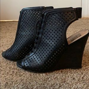 Ladies wedge shoe